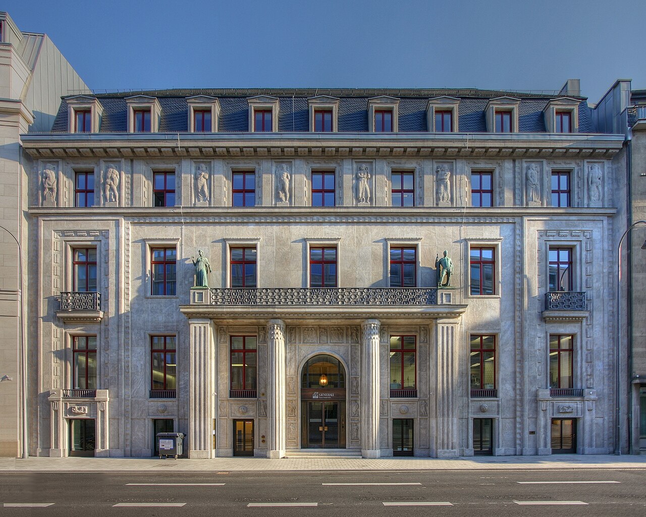 AMB Generali — Wikipédia