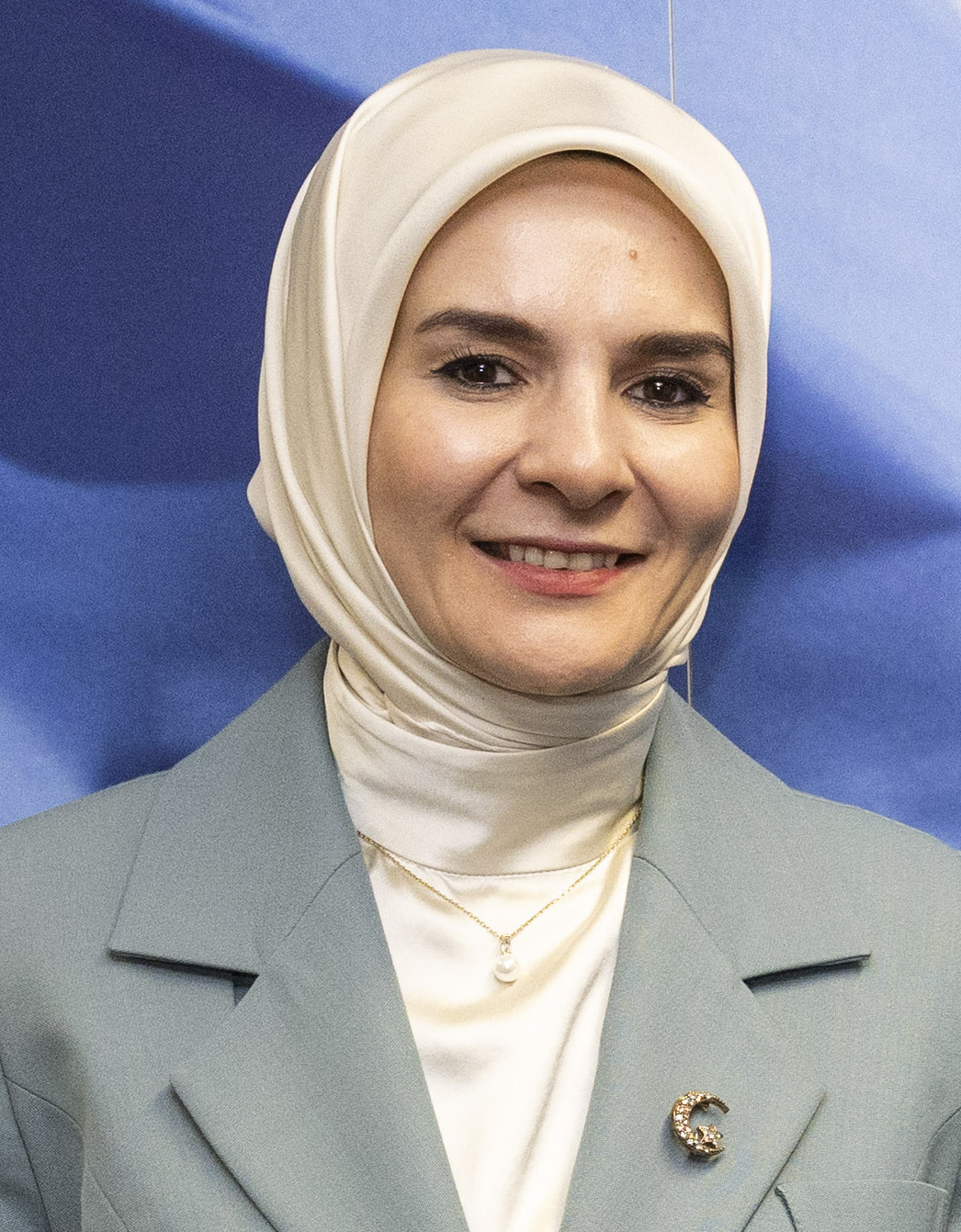 Mahinur Özdemir and Hadja Lahbib (from left to right) (cropped).jpg