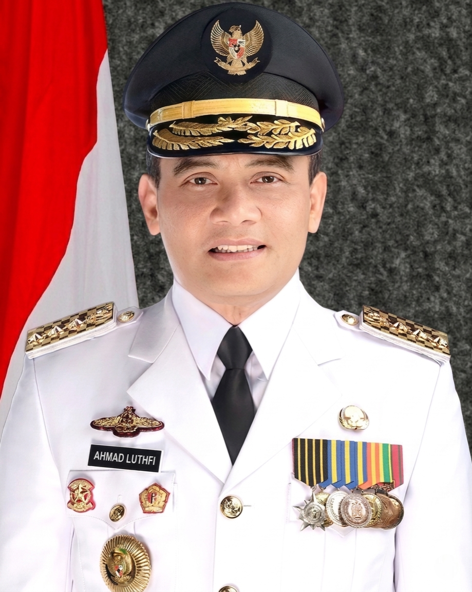 Ahmad Luthfi Official portrait as governor of Central Java.png