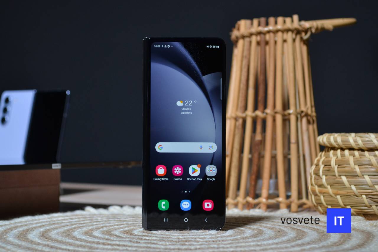 Samsung-Galaxy-Z-Fold-5 predny-displej.jpg